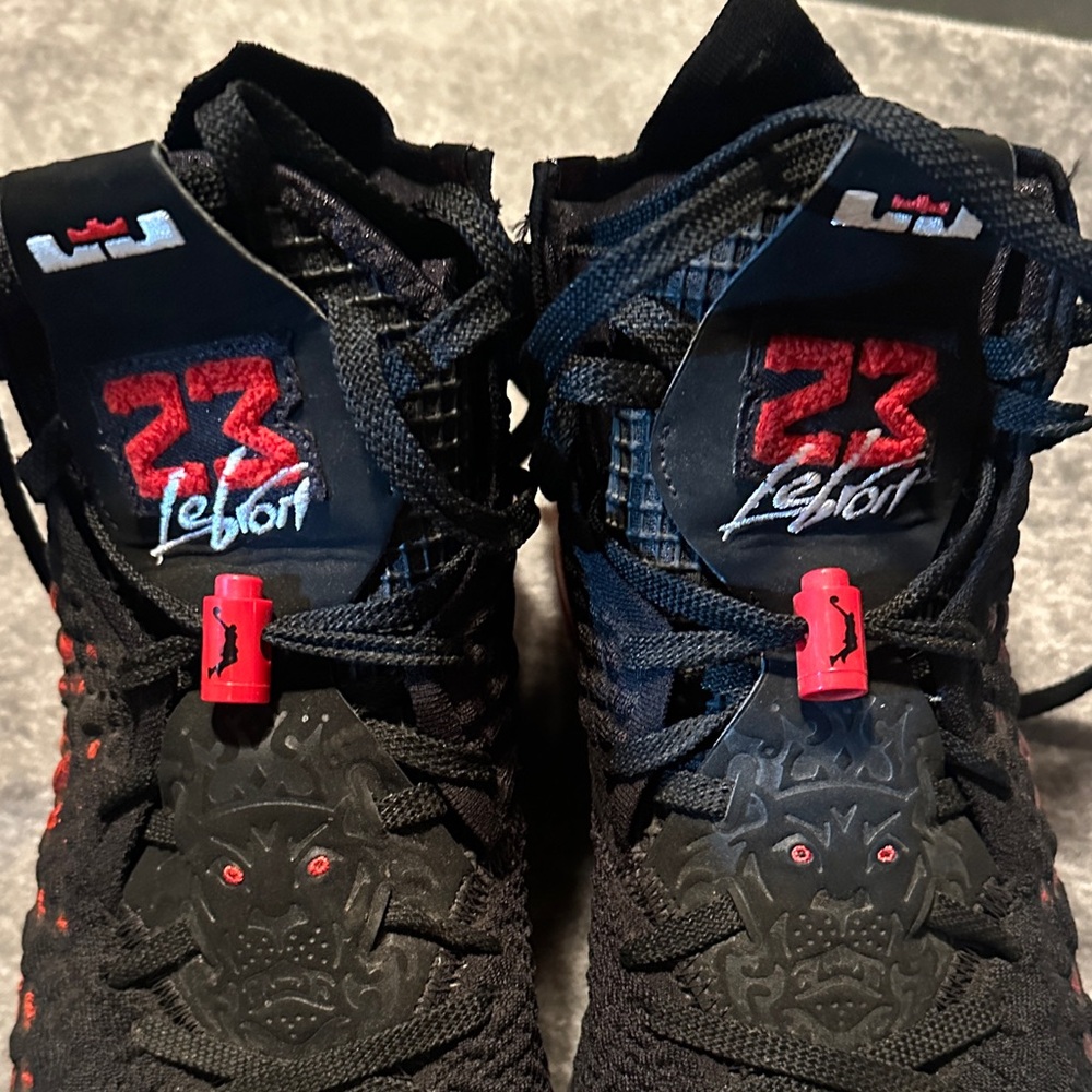 LEBRON 17 “INFRARED VI” - Picture 4 of 8